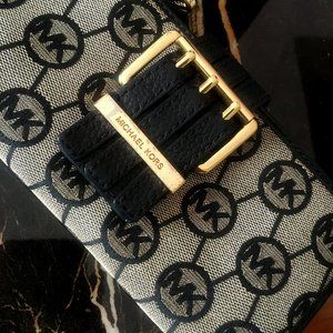 Michael Kors Gansevoort Large Wallet Canvas & Leather